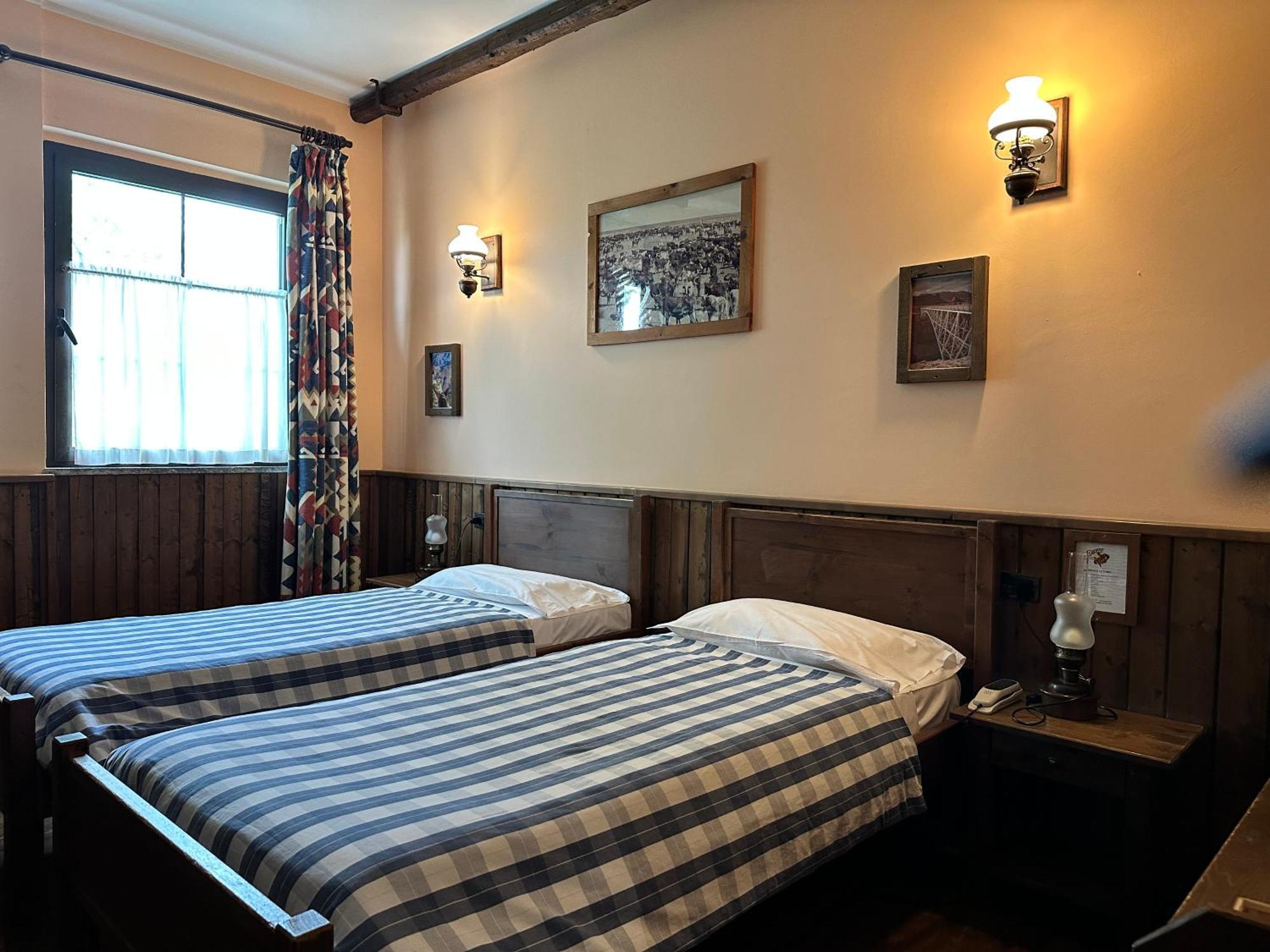 Cowboys Guest Ranch Hotel